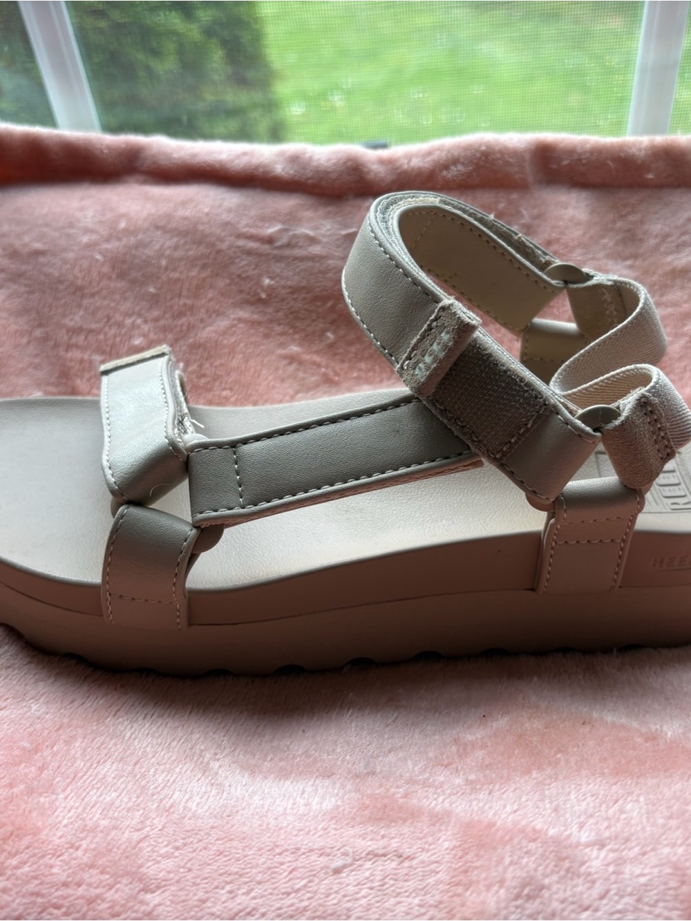 Reef Women's Sandals in Light Beige